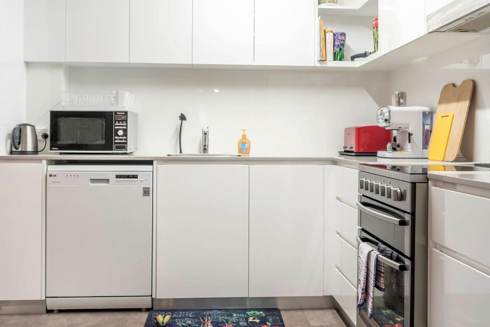 Pet-friendly Just Minutes From Bondi Apartment